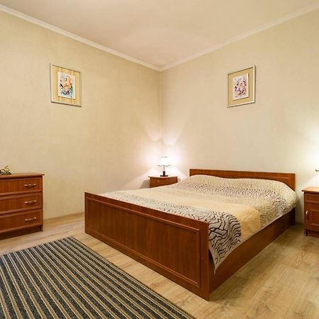 Nadezhda Apartment on Nauryzbay Batyra 37/1 Almatı Dış mekan fotoğraf