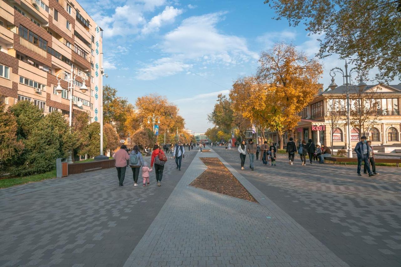 Nadezhda Apartment on Nauryzbay Batyra 37/1 Almatı Dış mekan fotoğraf